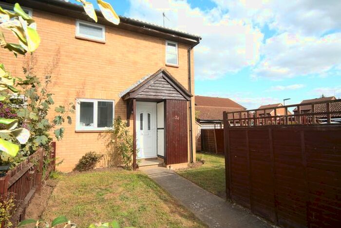 1 Bedroom Terraced House To Rent In Hawkswell Close, Woking, GU21