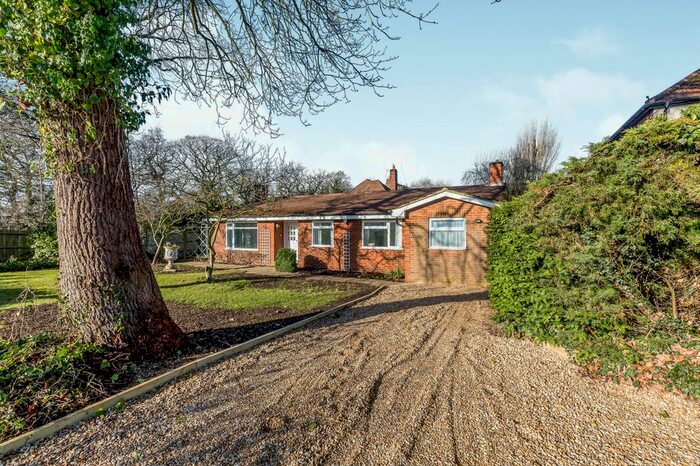 2 Bedroom Bungalow To Rent In Hillway, Woburn Sands MK17
