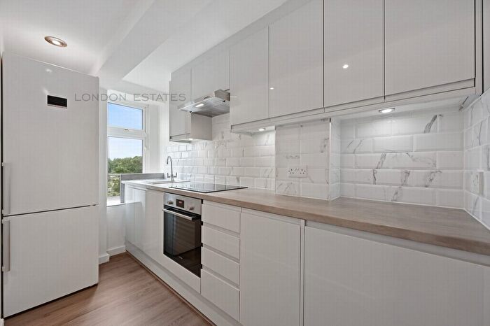 2 Bedroom Flat To Rent In Parkview Court, Fulham High Street, Fulham, SW6