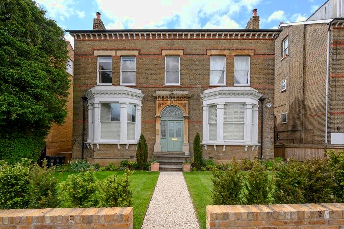 3 Bedroom Flat To Rent In Edge Hill, Wimbledon, London, SW19