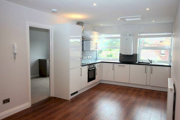 1 Bedroom Apartment To Rent In The Broadway, Farnham Common, SL2