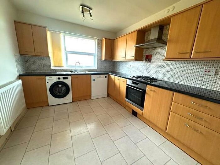 3 Bedroom Maisonette To Rent In Maidenhead, Berkshire, SL6