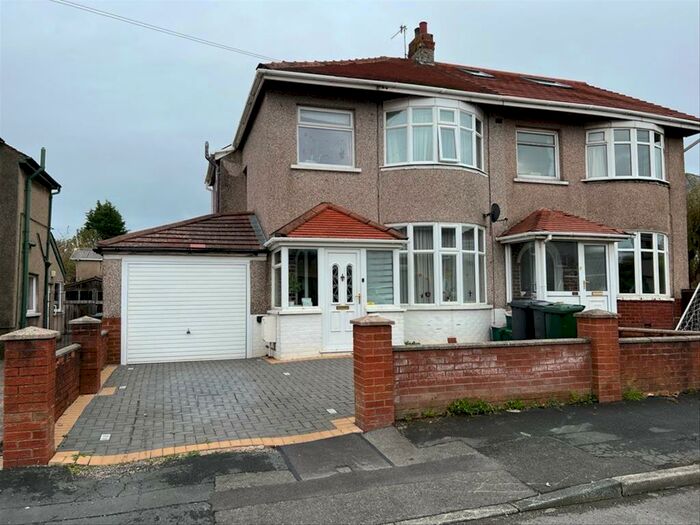 4 Bedroom Semi-Detached House To Rent In Cleveleys Avenue, Lancaster, LA1