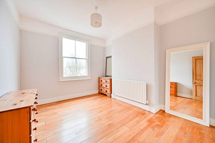 2 Bedroom Flat To Rent In Barrowgate Road, Chiswick, London, W4