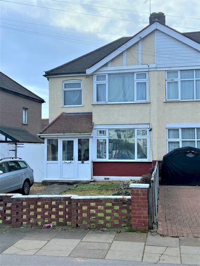3 Bedroom Terraced House To Rent In Baron Gardens, Ilford, IG6