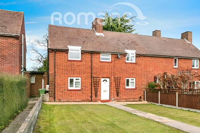 3 Bedroom House To Rent In Queen Mary Avenue, Basingstoke, RG21