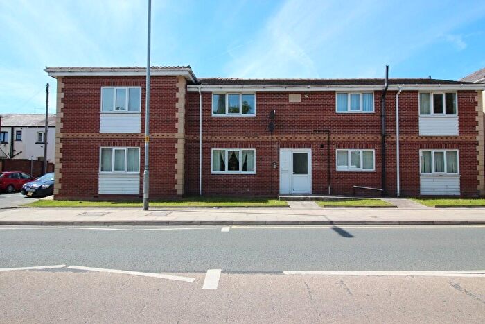 2 Bedroom Flat To Rent In Thistle Gardens, Radcliffe, M26