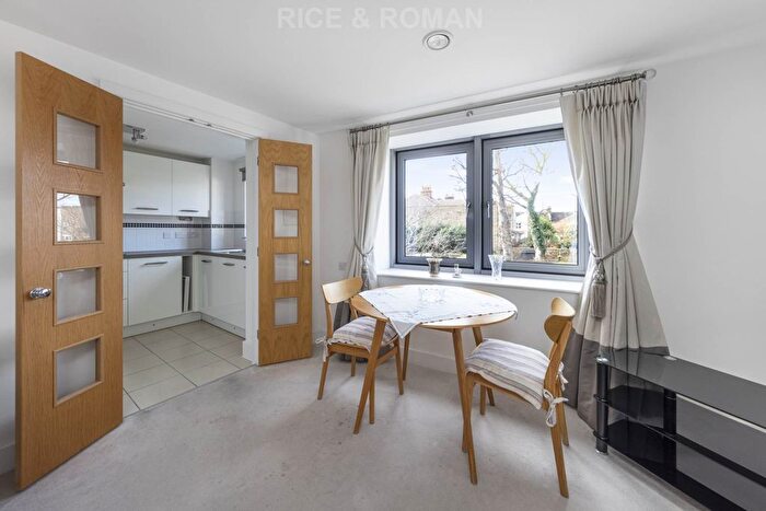 1 Bedroom Flat To Rent In Kingston Road, London, SW20