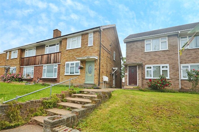 2 Bedroom Maisonette To Rent In Boundary Road, Upminster, Essex, RM14
