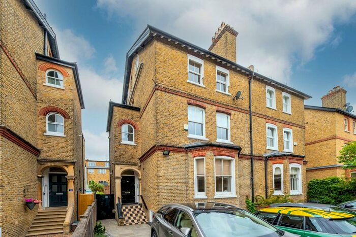 2 Bedroom Flat To Rent In Homefield Road, Wimbledon Village, London, SW19