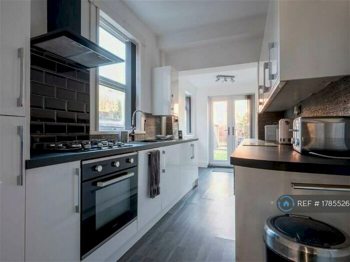 2 Bedroom Terraced House To Rent In Richmond Road, Bearwood, B66