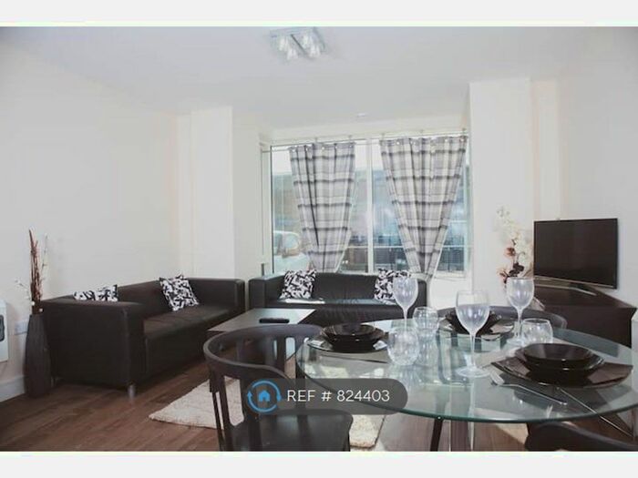 2 Bedroom Flat To Rent In The Wharf, Chatham, ME4