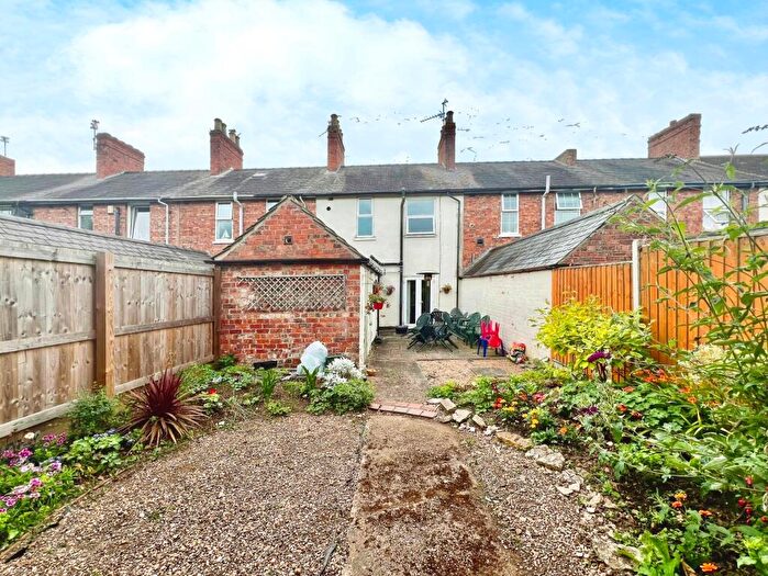 3 Bedroom Terraced House For Sale In Robertson Road, Grantham, NG31