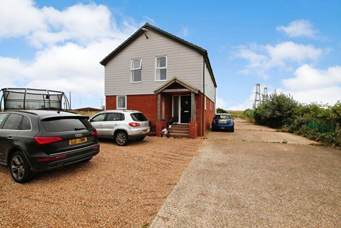 4 Bedroom Cottage To Rent In Dengemarsh Road, Lydd, Romney Marsh, TN29