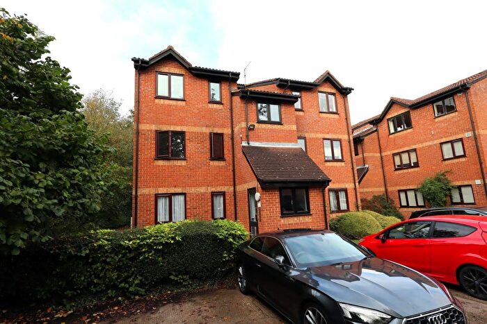 1 Bedroom Flat To Rent In Courtlands Close, Watford, WD24