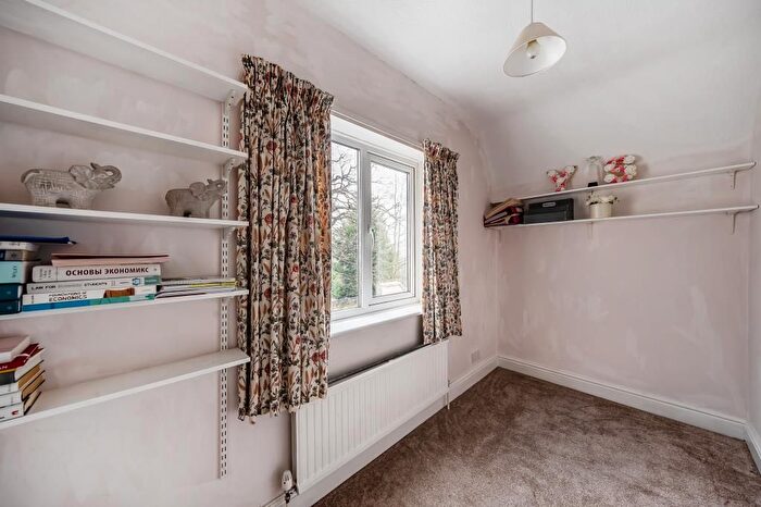 4 Bedroom Detached House For Sale In Reading University / Hospital Borders, Berkshire, RG2