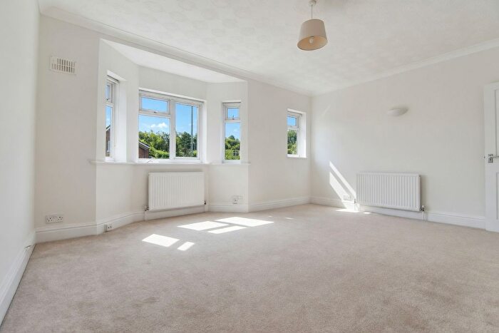 1 Bedroom Flat To Rent In Connaught Road, Woking, GU24