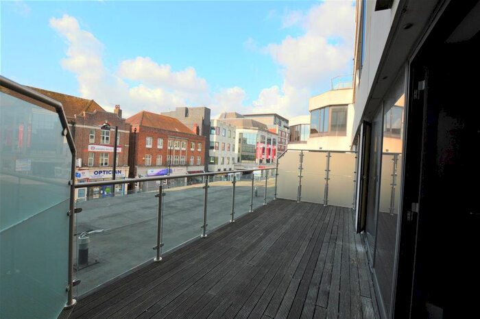 1 Bedroom Flat For Sale In High Street, Slough, SL1