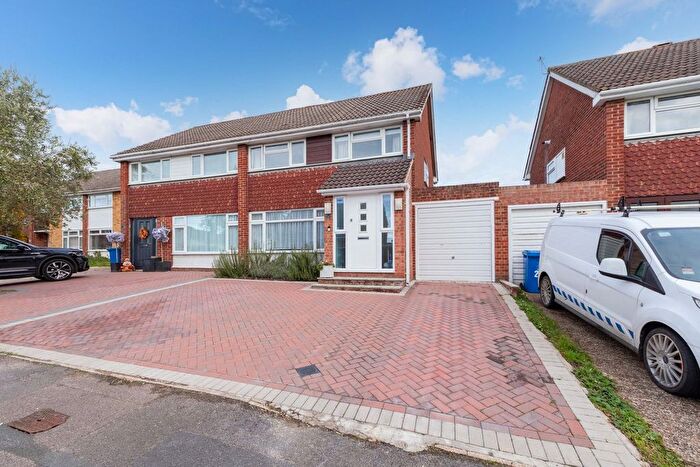 3 Bedroom Semi Detached House For Sale In Stamford Road, Maidenhead, SL6