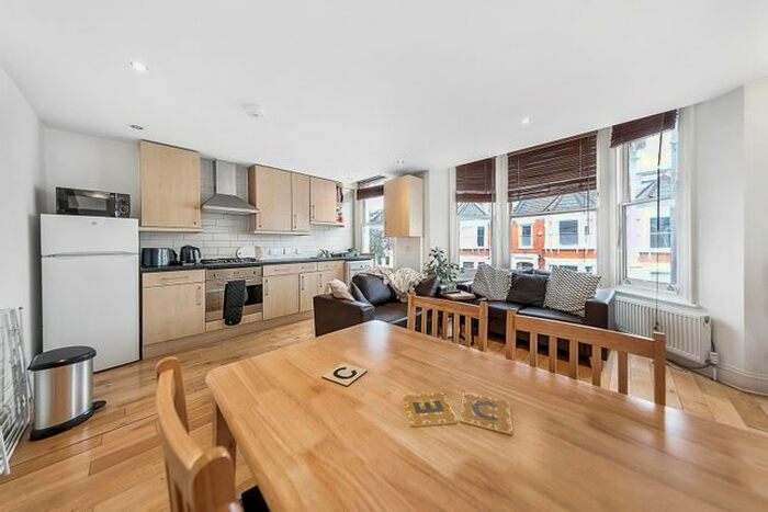 2 Bedroom Flat To Rent In Shandon Road, London, SW4