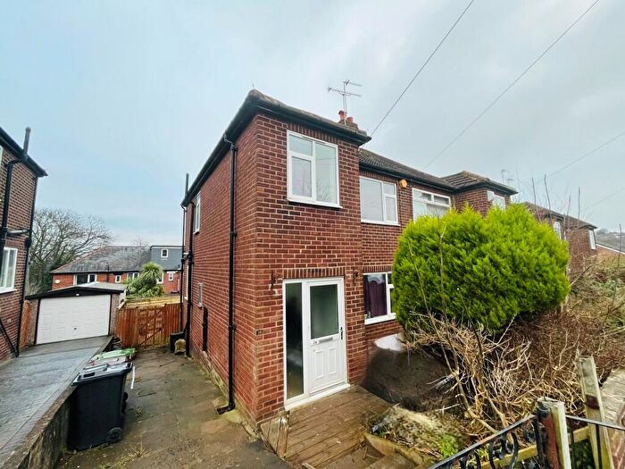 3 Bedroom House To Rent In Raynville Avenue, Leeds, LS13