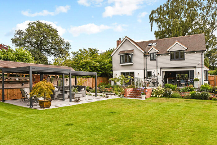 4 Bedroom Detached House For Sale In Mint Road, Liss Forest, Hampshire, GU33