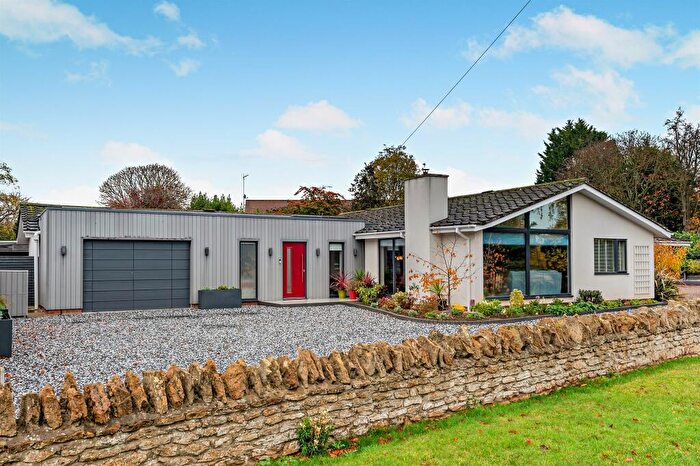 6 Bedroom Detached Bungalow For Sale In Thorpe Road, Peterborough, PE3