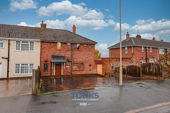 3 Bedroom Semi Detached House For Sale In Compton Grove, Halesowen, B63