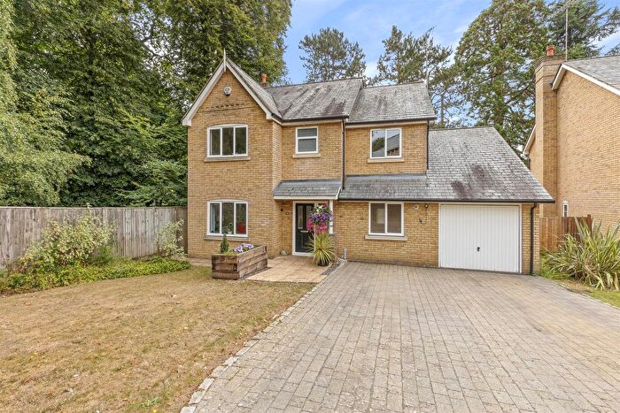 4 Bedroom Detached House For Sale In De Havilland Drive, Hazlemere, HP15