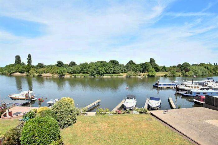 2 Bedroom Flat To Rent In Thames Side, Queens Drive, Thames Ditton KT7