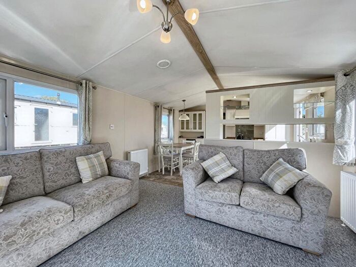 2 Bedroom Lodge For Sale In Oaklands Park, Looe, PL13