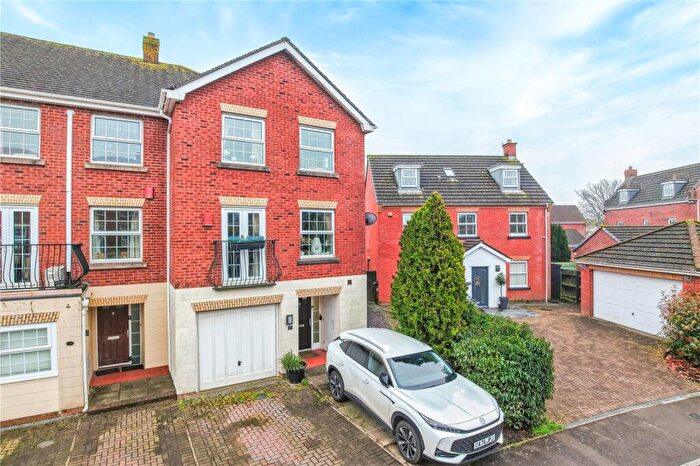 4 Bedroom End Of Terrace House For Sale In Cambrian Grove, Marshfield, Cardiff, CF3