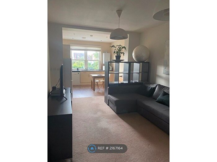 2 Bedroom Flat To Rent In Elm Grove Road, London, W5