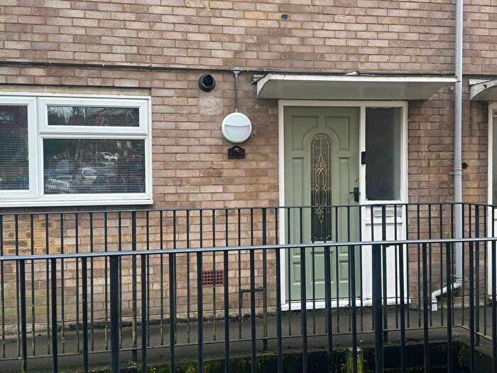 2 Bedroom Maisonette For Sale In Figtree Hill, HP2