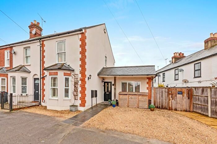 3 Bedroom Terraced House For Sale In Kings Road, High Wycombe, HP11