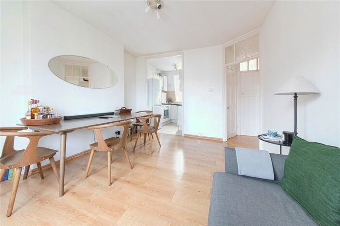 3 Bedroom Flat To Rent In Tyndale Mansions, Upper Street, N1