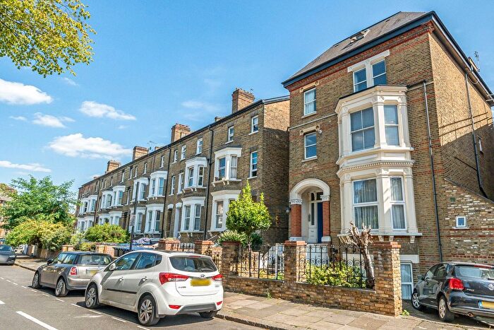 3 Bedroom Flat To Rent In Grange Park, London, W5