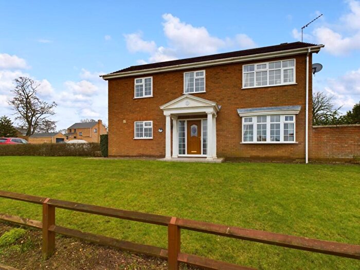 4 Bedroom Detached House For Sale In Lynn Road, Downham Market, PE38