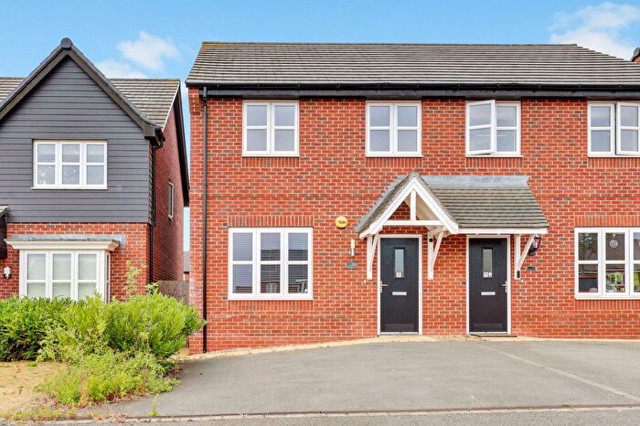 3 Bedroom Semi-Detached House For Sale In Wheatcroft Drive, Edwalton, NG12