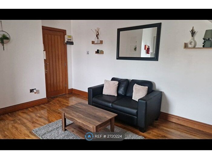 1 Bedroom Flat To Rent In Windsor Road, Newton Heath, M40