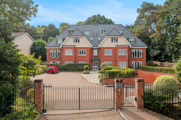 2 Bedroom Apartment To Rent In Gower Road, Weybridge, KT13