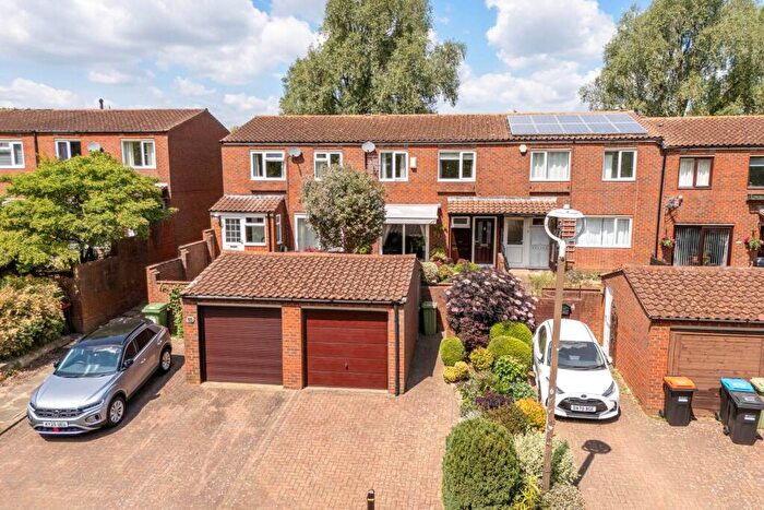 3 Bedroom Terraced House For Sale In Springfield Blvd, Springfield, MK6