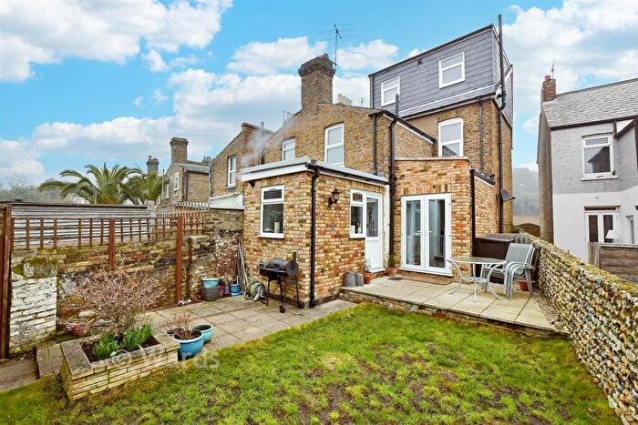 3 Bedroom End Of Terrace House For Sale In Dane Park Road, Ramsgate, Kent, CT11