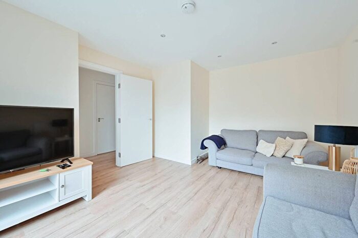 1 Bedroom Flat For Sale In Wellstones, Watford, WD17