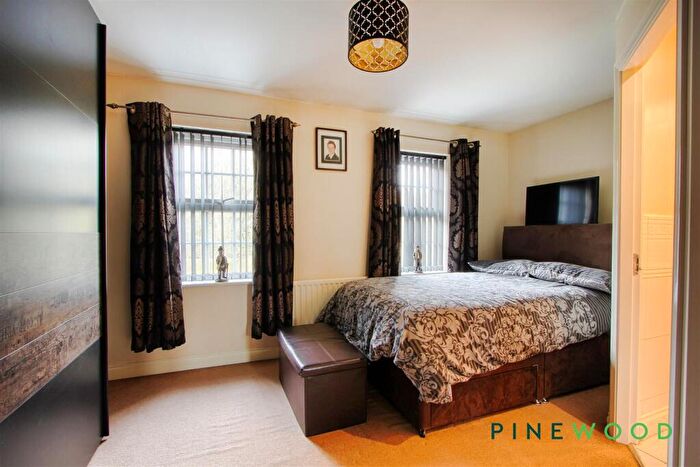3 Bedroom Town House For Sale In Woodhouse Close, S80