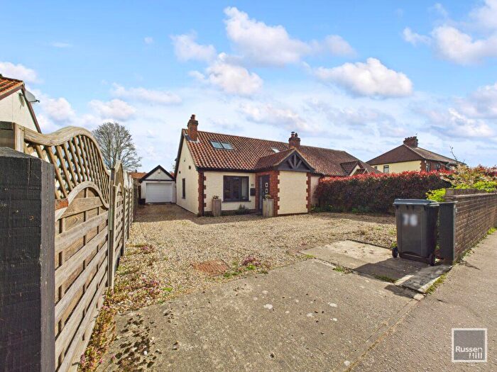 4 Bedroom Semi Detached House For Sale In Earlham Green Lane, West Norwich, NR5