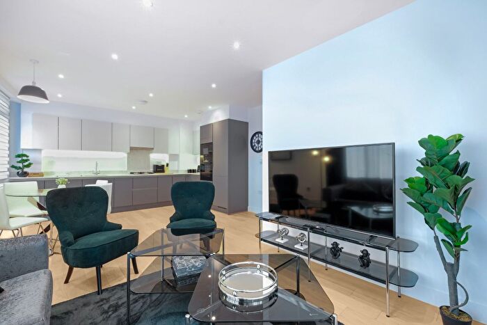 2 Bedroom Flat To Rent In Essoldo Close, Harrow, HA3