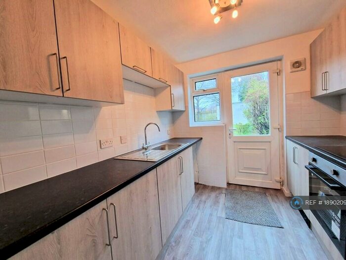 2 Bedroom Maisonette To Rent In Cheswood Drive, Minworth, Sutton Coldfield, B76