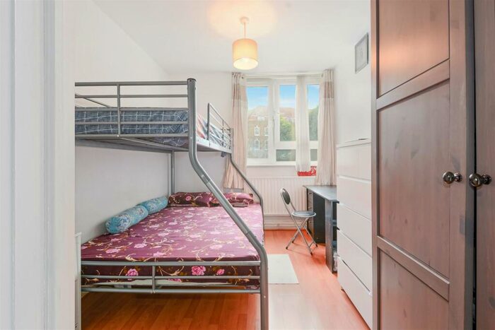 2 Bedroom Flat For Sale In Heathpool House, Brady Street, London, E1