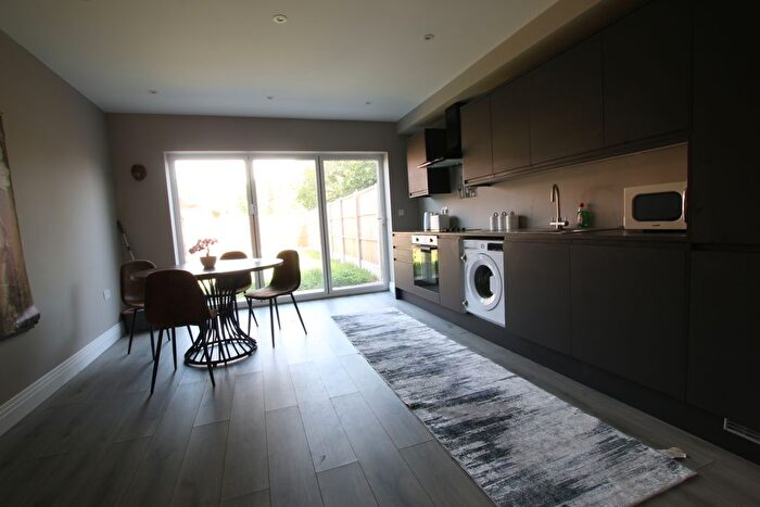 3 Bedroom Semi-Detached House To Rent In Bath Road, Harmondsworth, West Drayton, UB7